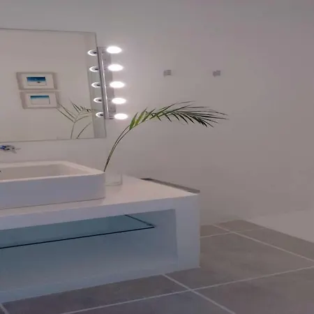 Holiday home Sleeps 4 Pool Wifi T691448 *