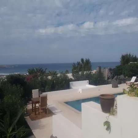 Sleeps 4 Pool Wifi T691448 * Famara