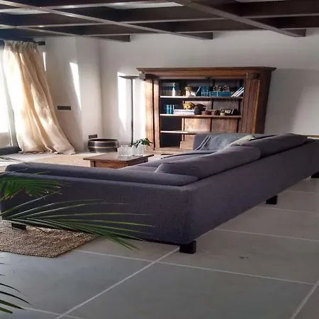Sleeps 4 Pool Wifi T691448