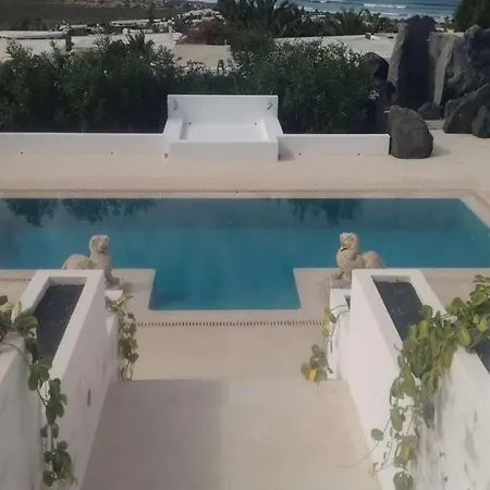 Sleeps 4 Pool Wifi T691448 Holiday home *