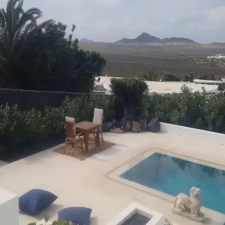 Sleeps 4 Pool Wifi T691448