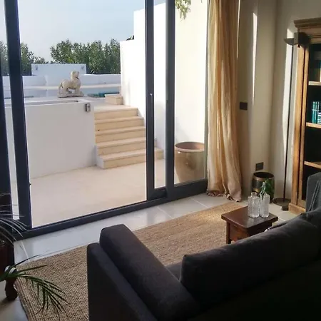 Holiday home Sleeps 4 Pool Wifi T691448